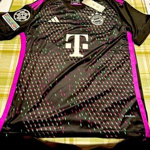 Bayern munich jersey slim fit large brand new mens